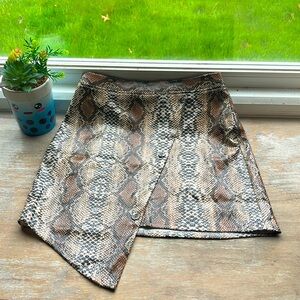 ❌SOLD❌SHEIN skirt| asymmetrical mini